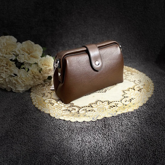 Brown leather bag - Picture 7 of 16